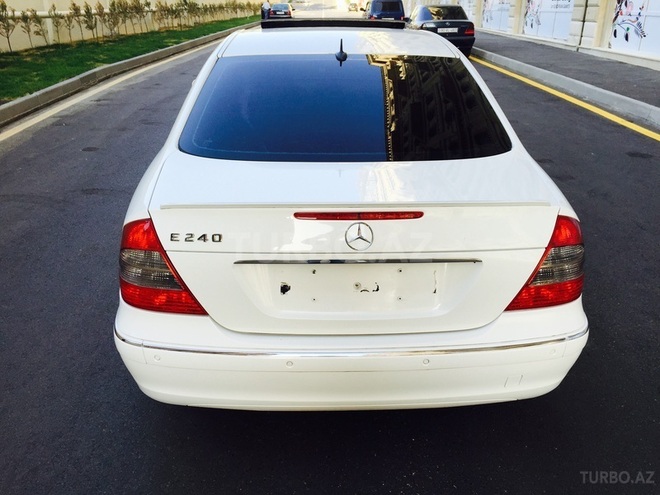 Mercedes E 240 2004, 223,000 km - 2.6 l - Bakı