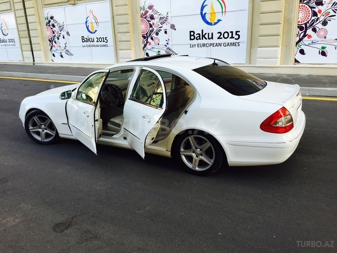 Mercedes E 240 2004, 223,000 km - 2.6 l - Bakı