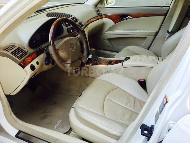 Mercedes E 240 2004, 223,000 km - 2.6 l - Bakı