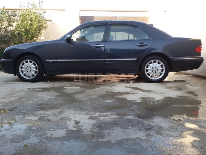 Mercedes E 200 2000, 2,010,000 km - 2.0 l - Bakı