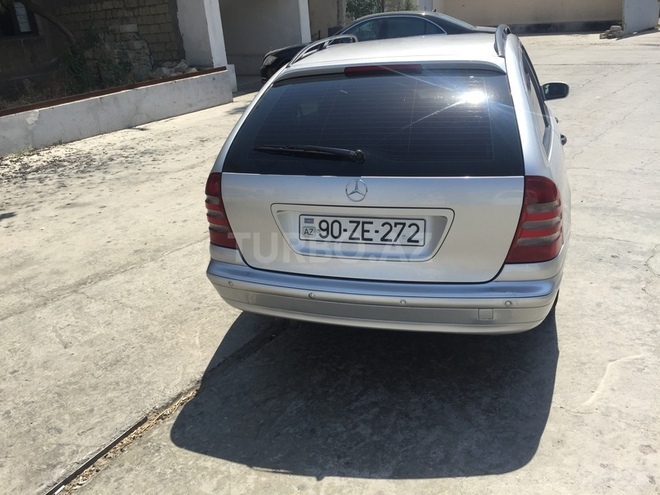 Mercedes C 220 2001, 220,000 km - 2.2 l - Bakı