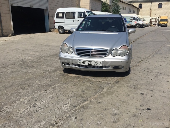 Mercedes C 220 2001, 220,000 km - 2.2 l - Bakı