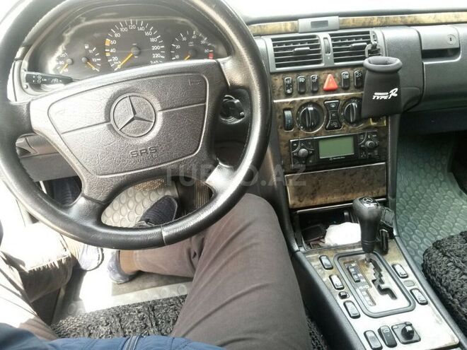 Mercedes E 240 1998, 1,800,000 km - 2.4 л - Bakı
