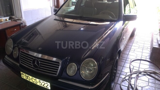 Mercedes E 280 1999, 256,000 km - 2.8 l - Bakı
