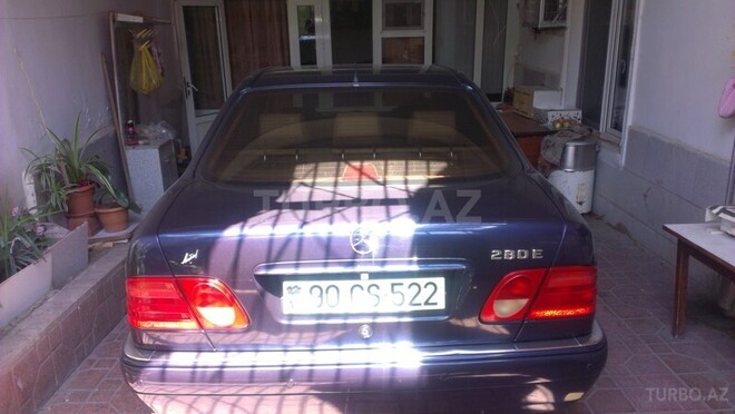 Mercedes E 280 1999, 256,000 km - 2.8 l - Bakı