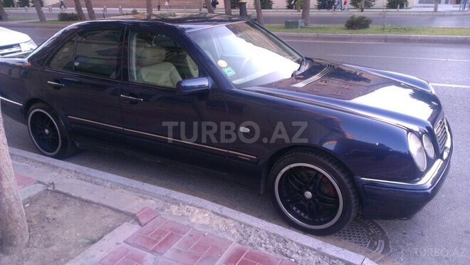 Mercedes E 280 1999, 256,000 km - 2.8 l - Bakı