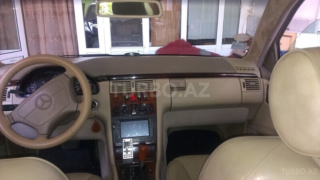 Mercedes E 280 1999, 256,000 km - 2.8 l - Bakı
