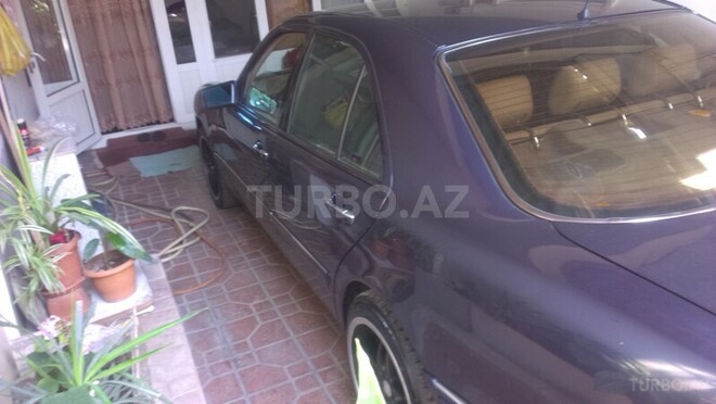 Mercedes E 280 1999, 256,000 km - 2.8 l - Bakı