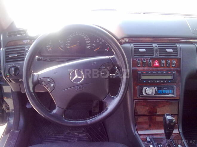 Mercedes E 220 2000, 232,488 km - 2.2 l - Bakı