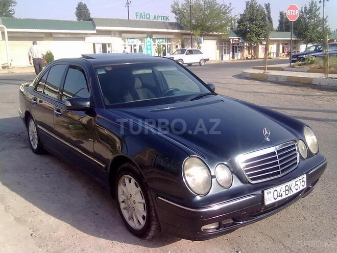 Mercedes E 220 2000, 232,488 km - 2.2 l - Bakı