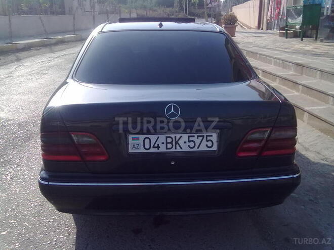Mercedes E 220 2000, 232,488 km - 2.2 l - Bakı
