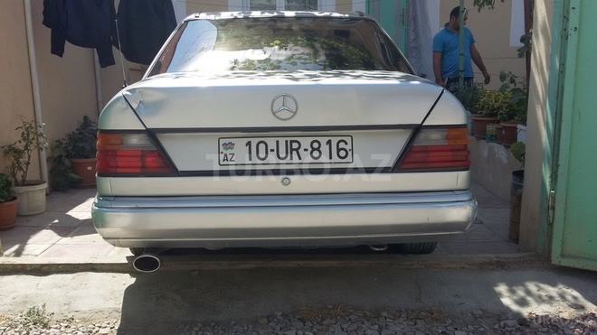 Mercedes E 200 1993, 357,667 km - 2.0 l - Bakı