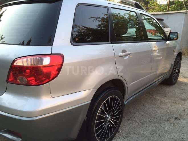 Mitsubishi Outlander 2004, 177,000 km - 2.4 l - Bakı