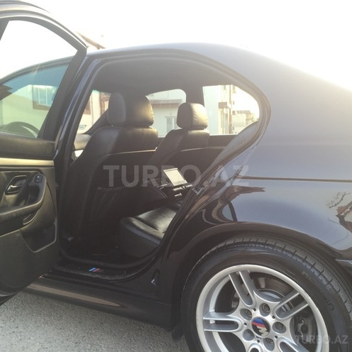 BMW 530 2000, 267,000 km - 3.0 л - Bakı
