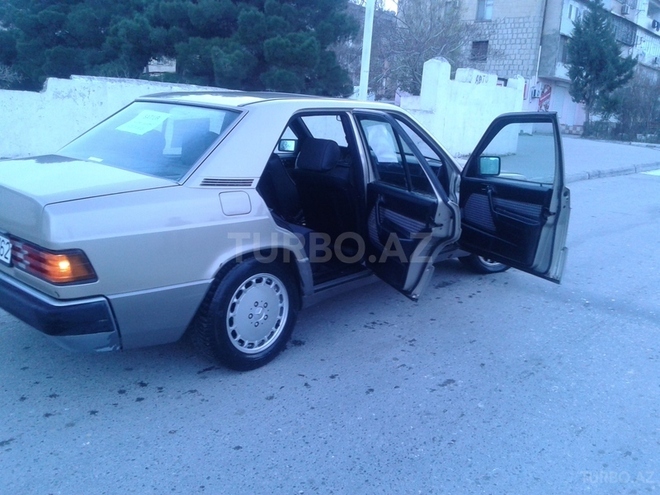 Mercedes 190 1990, 241,673 km - 2.0 l - Bakı