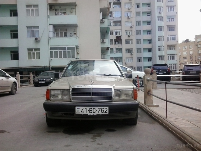 Mercedes 190 1990, 241,673 km - 2.0 l - Bakı