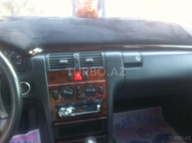 Mercedes E 220 1999, 200,000 km - 0.3 l - Bakı
