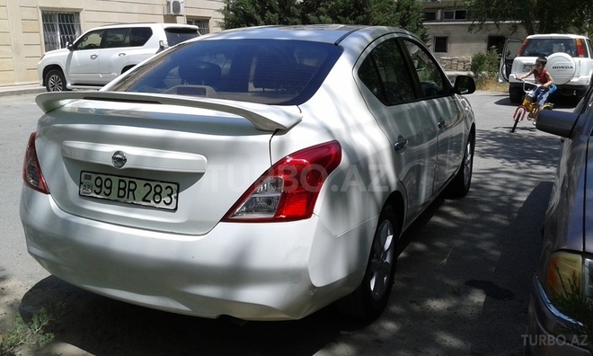Nissan Sunny 2012, 100,000 km - 1.6 l - Bakı