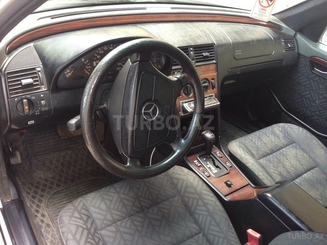 Mercedes C 180 1995, 251,000 km - 1.8 л - Bakı