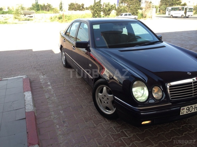 Mercedes E 240 1998, 200,000 km - 2.4 l - Bakı