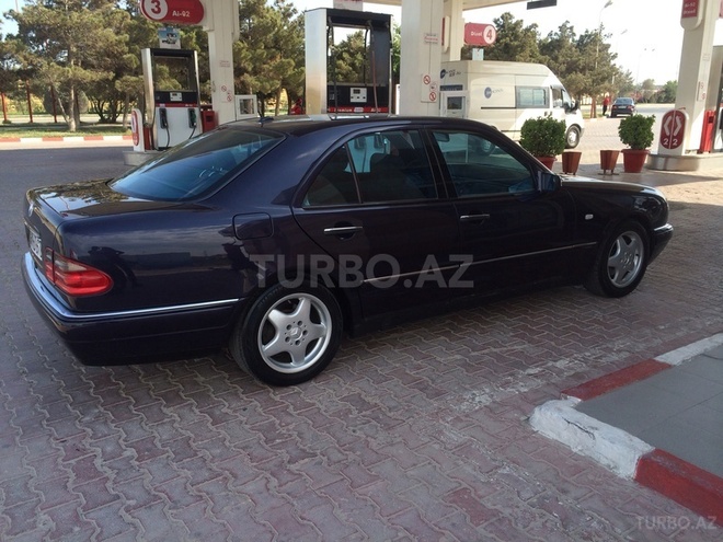 Mercedes E 240 1998, 200,000 km - 2.4 l - Bakı