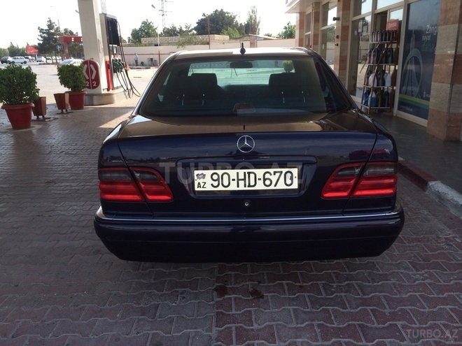Mercedes E 240 1998, 200,000 km - 2.4 l - Bakı