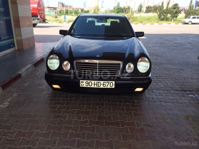 Mercedes E 240 1998, 200,000 km - 2.4 l - Bakı