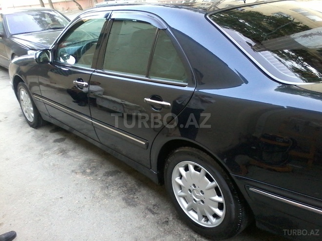 Mercedes E 220 1999, 190,000 km - 2.2 l - Bakı