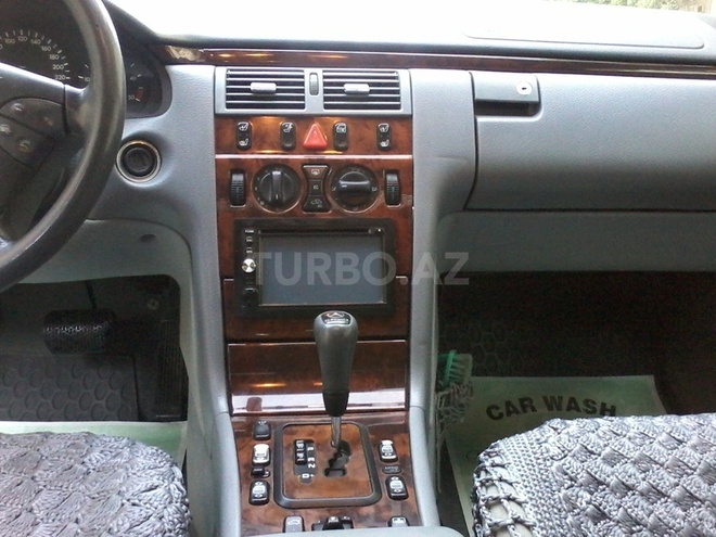 Mercedes E 220 1999, 190,000 km - 2.2 l - Bakı