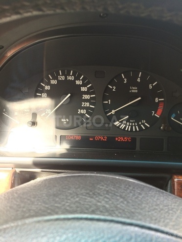 BMW 523 1999, 104,000 km - 2.5 l - Bakı