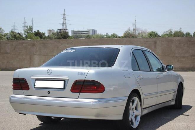 Mercedes E 220 2000, 196,000 km - 2.2 l - Bakı