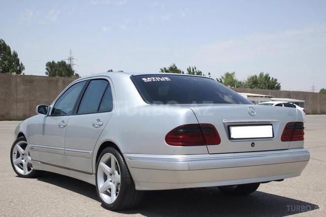 Mercedes E 220 2000, 196,000 km - 2.2 l - Bakı