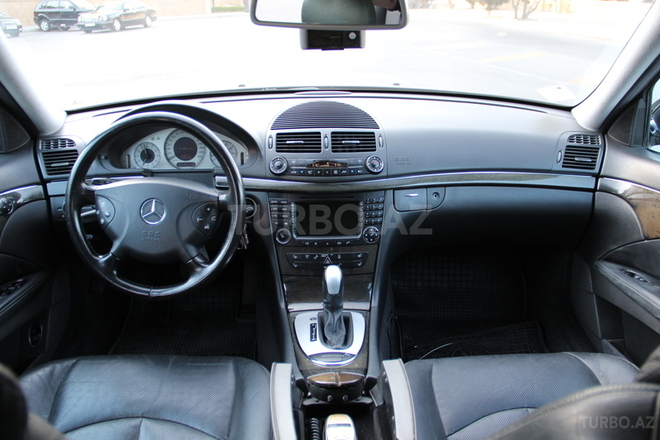 Mercedes E 320 2002, 199,000 km - 3.2 l - Bakı