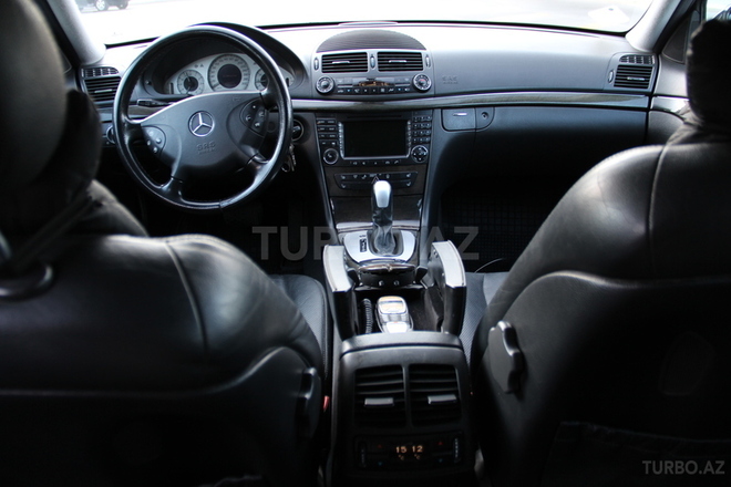 Mercedes E 320 2002, 199,000 km - 3.2 l - Bakı