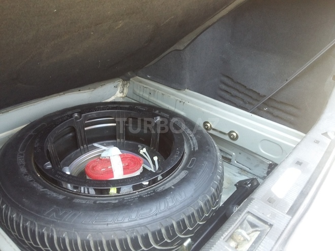 Mercedes E 220 2000, 210,350 km - 2.2 l - Bakı