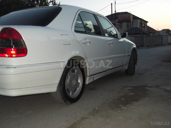 Mercedes C 180 1997, 300,000 km - 1.8 l - Bakı