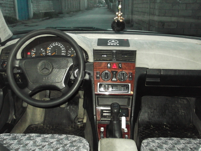 Mercedes C 180 1997, 300,000 km - 1.8 l - Bakı
