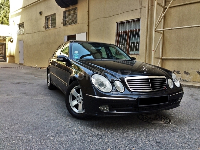 Mercedes E 270 2003, 196,800 km - 2.7 l - Bakı