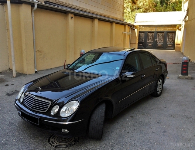 Mercedes E 270 2003, 196,800 km - 2.7 l - Bakı