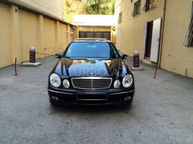 Mercedes E 270 2003, 196,800 km - 2.7 l - Bakı