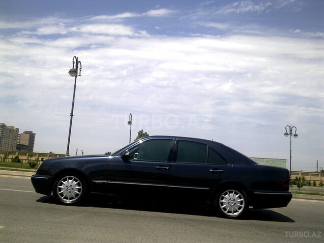 Mercedes E 220 2000, 220,000 km - 2.2 l - Bakı