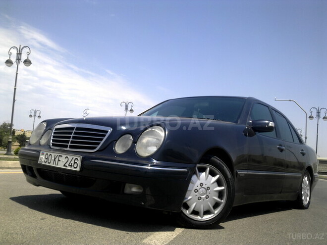 Mercedes E 220 2000, 220,000 km - 2.2 l - Bakı