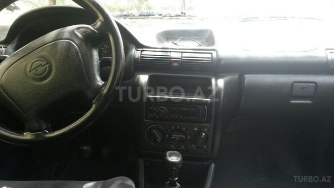 Opel Astra 1996, 200,000 km - 1.4 l - Bakı