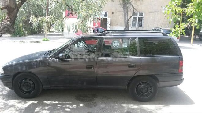 Opel Astra 1996, 200,000 km - 1.4 l - Bakı