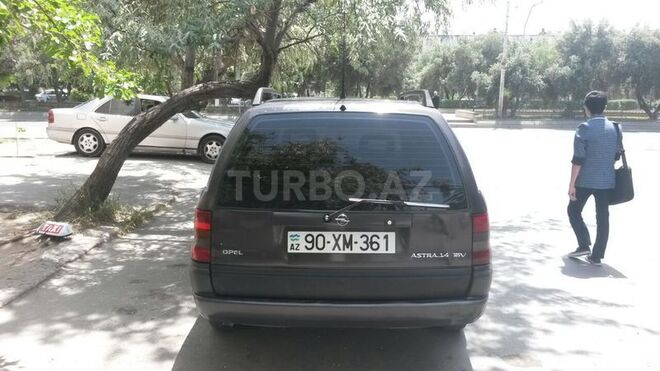 Opel Astra 1996, 200,000 km - 1.4 l - Bakı