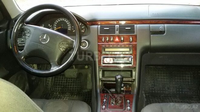 Mercedes E 270 2000, 245,000 km - 2.7 л - Bakı