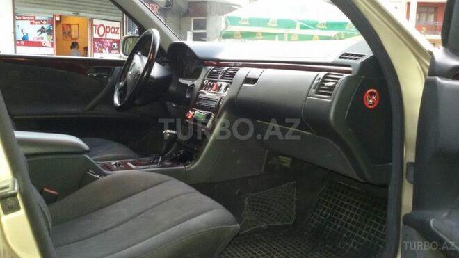 Mercedes E 270 2000, 245,000 km - 2.7 л - Bakı