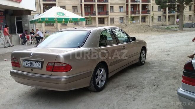Mercedes E 270 2000, 245,000 km - 2.7 л - Bakı