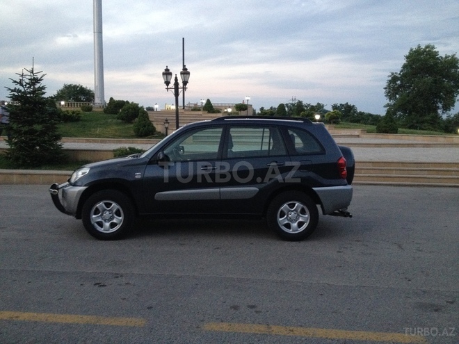 Toyota RAV4 2003, 125,000 km - 2.0 l - Bakı