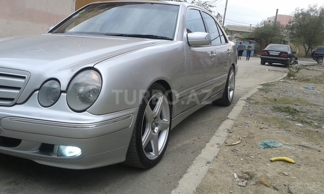 Mercedes E 240 2002, 207,000 km - 2.6 l - Bakı